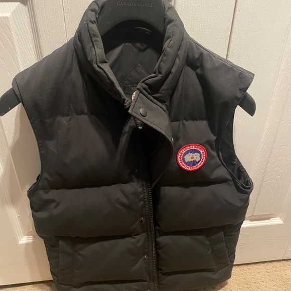 Men’s Canada Goose Vest - Picture 6 of 6